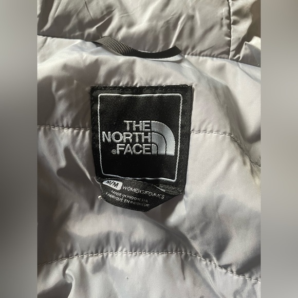 The North Face HyVent hooded jacket, Women’s Medium - Picture 11 of 12